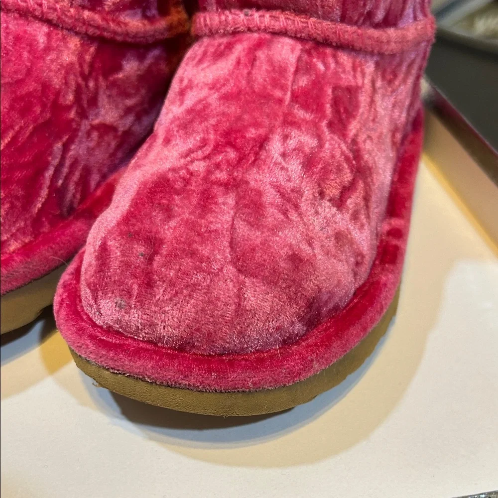 UGG Kids mini velvet hot Pink raspberry sorbet size 1 GUC